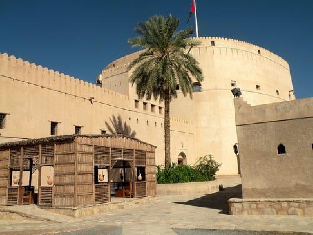 Экскурсия в город Низва и посещение зеленой горы