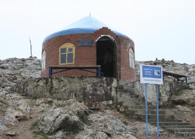 Мавзолей Укаш-Ата