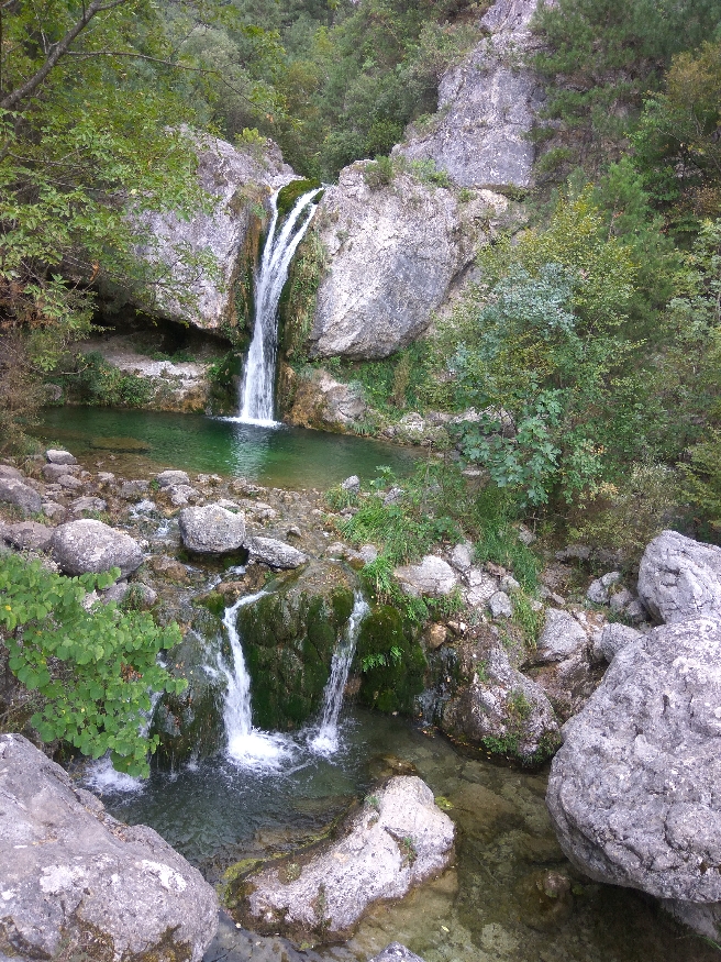 Прогулка к живописным водопадам Олимпа