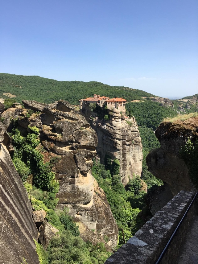 Святые метеоры с дипломированным / легальным экскурсоводом