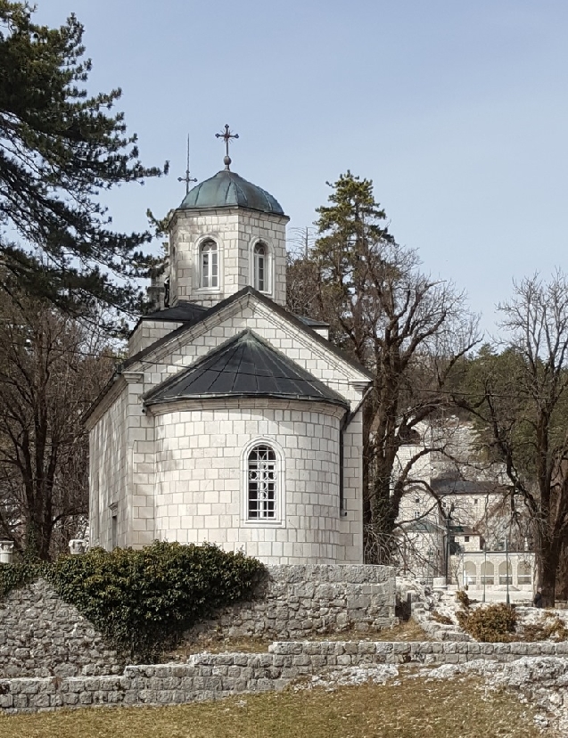 Цетинье и Липская пещера