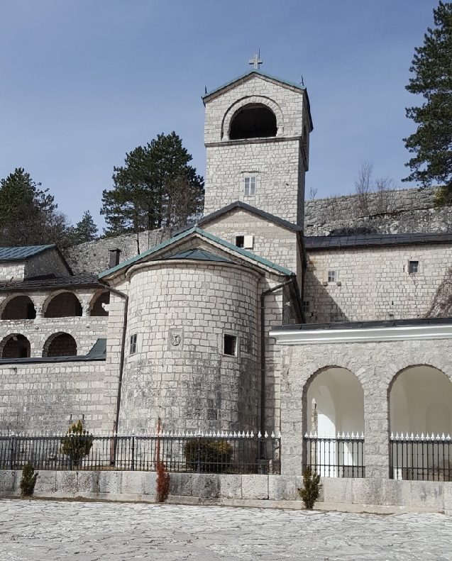 Два  монастыря (Острог и Цетинье)