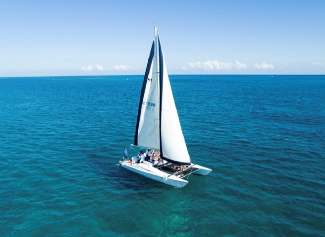 Тур на Исла Мухерес на катамаране