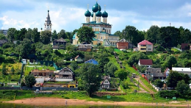 Тутаев. Два берега у одной реки