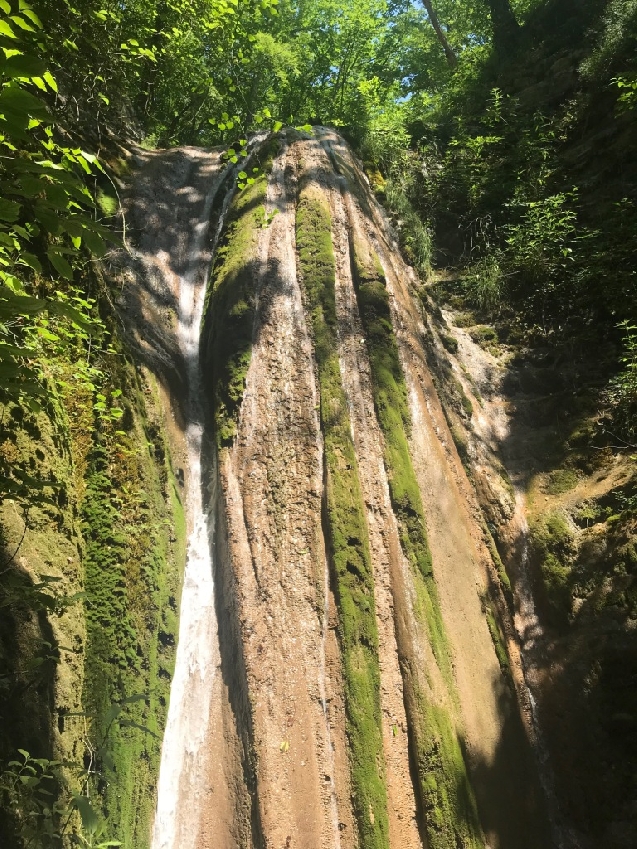ГЕБИУССКИЕ ВОДОПАДЫ, ДОЛЬМЕНЫ И ПАСЕКА