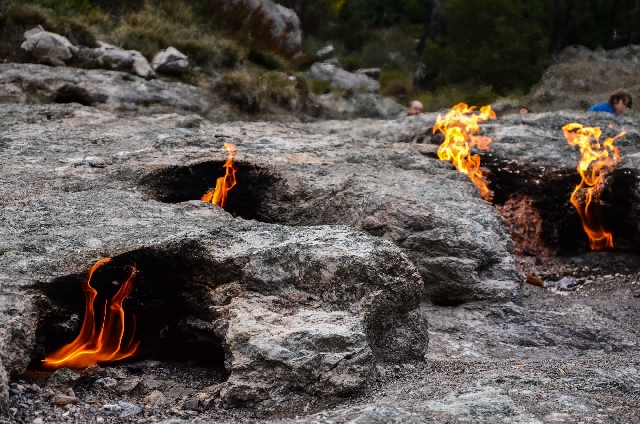 ЯНАРТАШ — гора, горящая 2000 лет