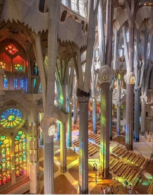 Храм Святого Семейства. Посещение внутри.