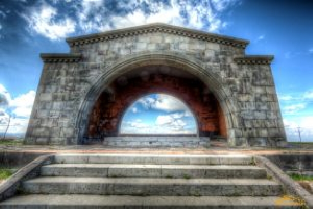 Арка Чаренца — Храм Гарни — Монастырь Гегард