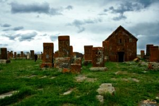 Винный Завод Арени — Нораванк — Селимский Караван-Сарай — Норатус, Кладбище Хачкаров