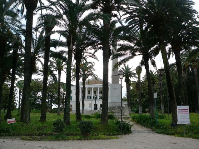 Увлекательное путешествие по сказочному кварталу Коппеде и загадочной вилле Торлония!