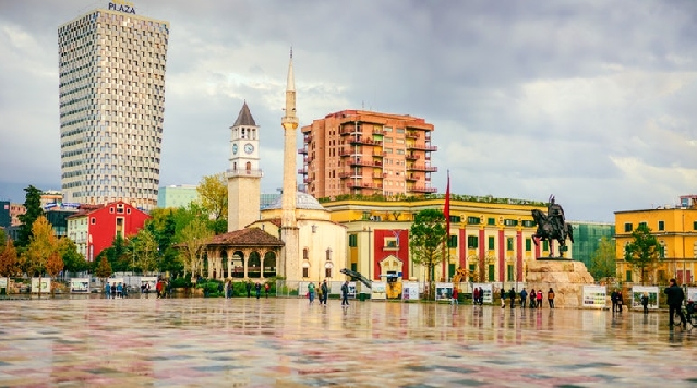 КРАСОЧНАЯ ПРОГУЛКА ПО ТИРАНЕ.