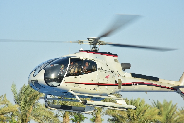 Полет на вертолёте в Дубае 