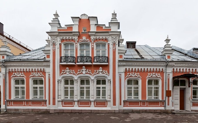 Необыкновенные истории домов и их владельцев на экскурсии по историческому центру Смоленска