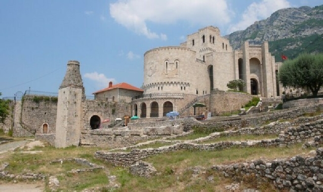 ВОЛШЕБНЫЙ ДЕНЬ (ТИРАНА+КРУЯ)