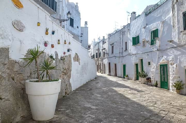 Остуни: белый город.