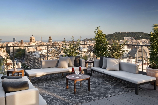 Прогулка по облакам Барселоны.