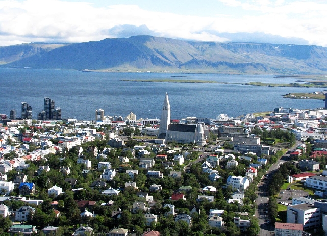 Каникулы в Исландии, приглашает Рейкьявик