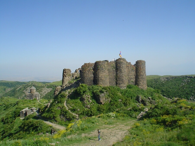 Гора Арагац, крепость Амберд