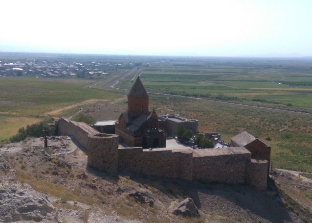 Экскурсия в монастыри Хор Вирап и Нораванк, пещера птиц и дегустация вин на винодельне в селе Арени