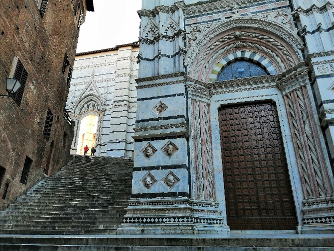 СИЕНА - КОРОЛЕВА ТОСКАНСКИХ ХОЛМОВ