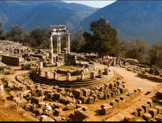 Дельфы - пуп земли 