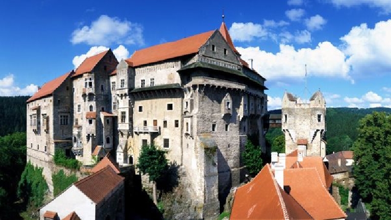 Пещеры Моравского Краса и необычный замок Пернштейн