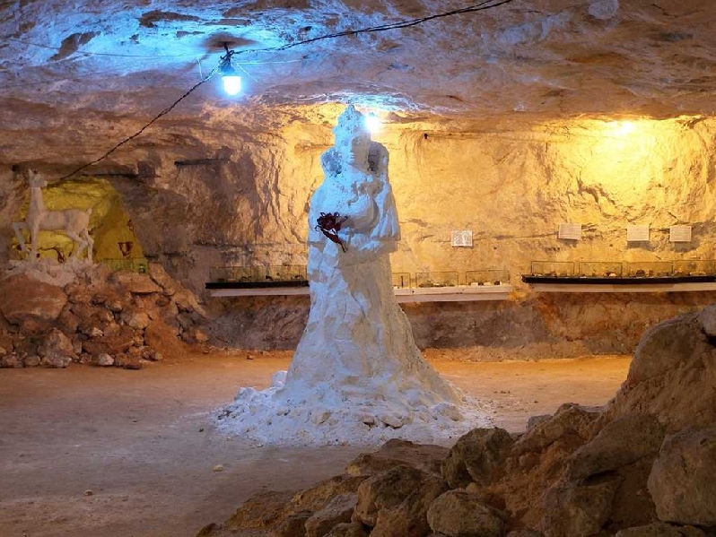 Путешествие в подземное царство Пешелани.