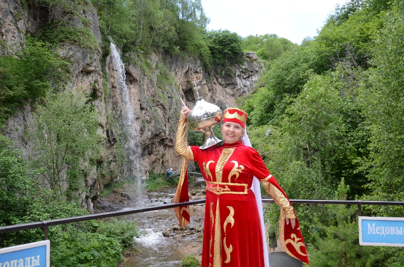 Медовые водопады. Гора «Кольцо». Чайный домик