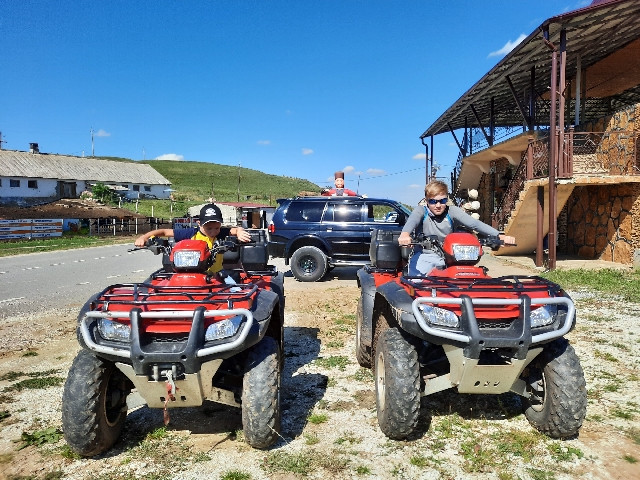 АКТИВНЫЙ ДЕНЬ НА МЕДОВЫХ ВОДОПАДАХ