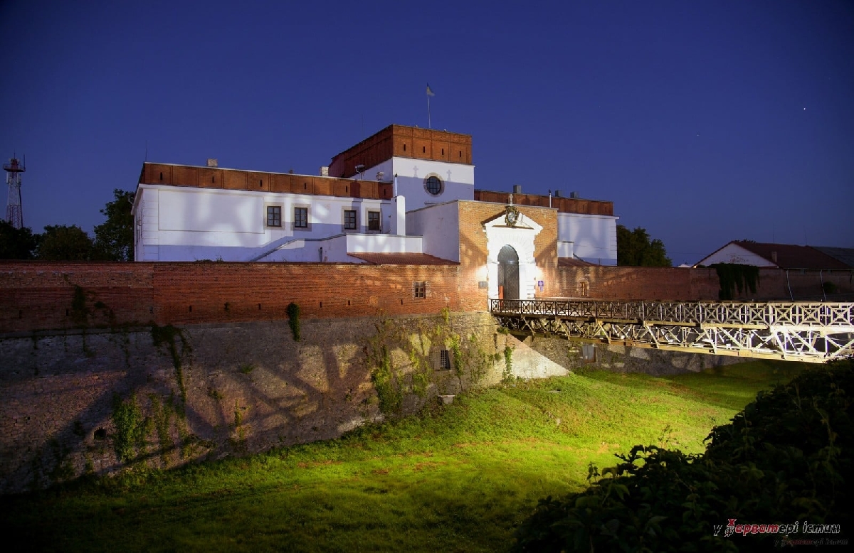 Твердиня над Іквою