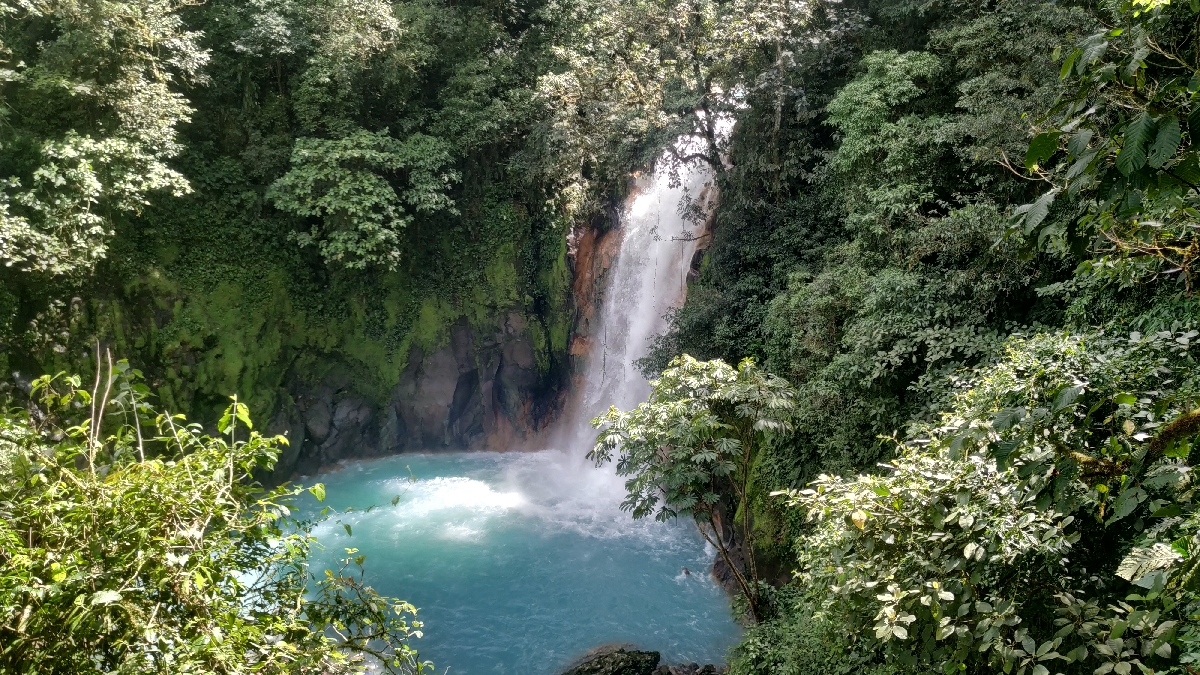 Rio Celeste и Tenorio Volcano