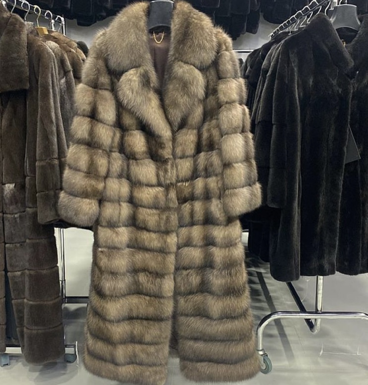 Шоппинг в Дубае. Трансфер в обе стороны бесплатно.  Меховые / ювелирные изделия. Кожа, дублёнки. 