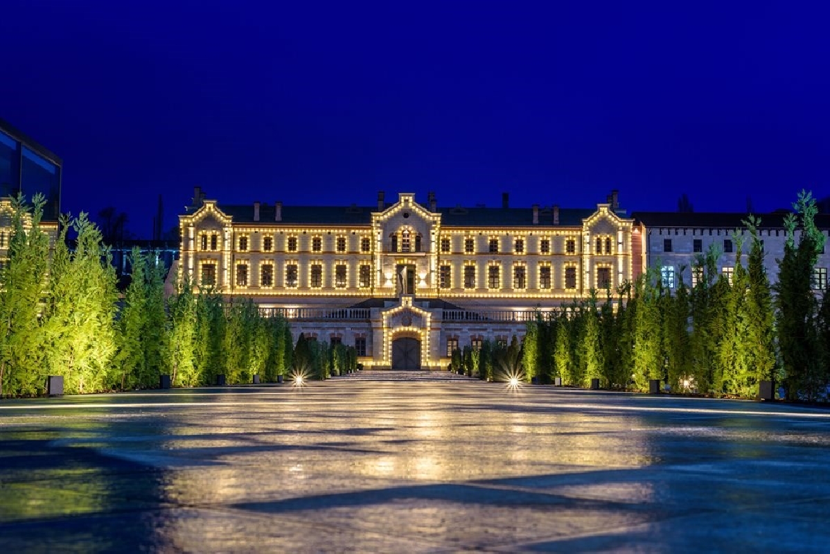 Старая крепость и винный замок