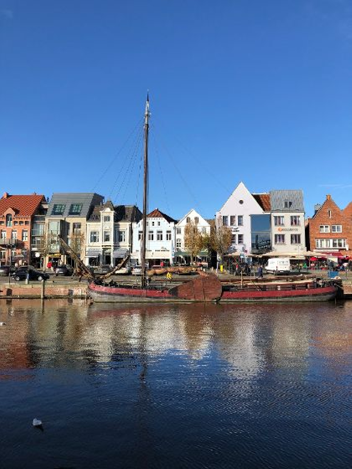 Хузум — город северо-морских креветок и крокусов