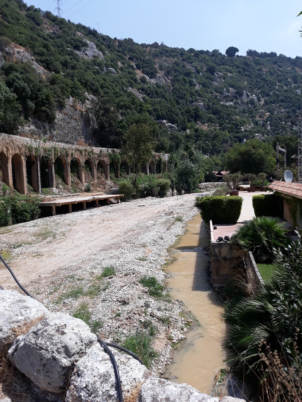 История бросками и рывками Эпохи вытрясает с потрохами...