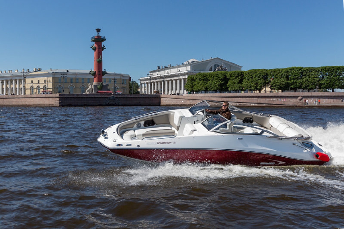 Петербург глазами основателя. Прогулка на частном катере