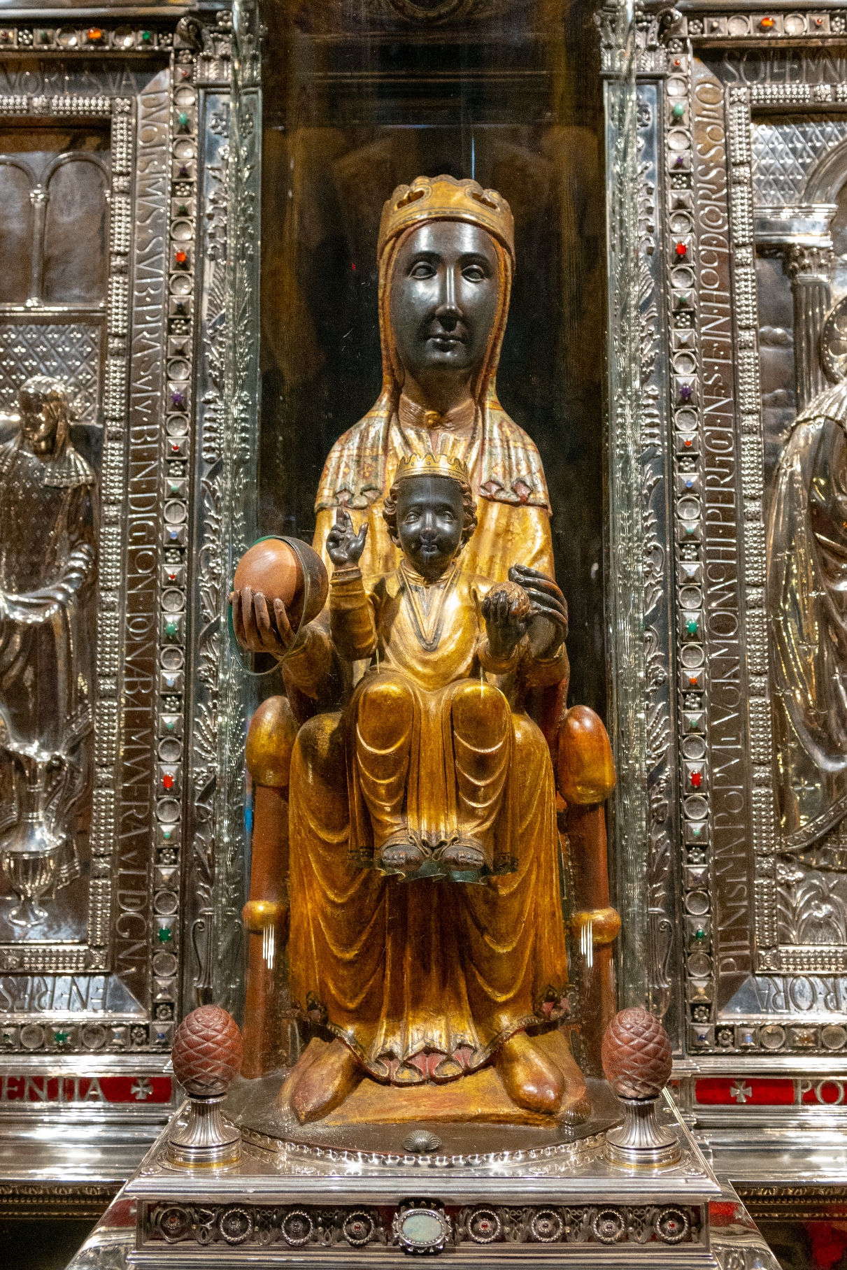 Гора и монастырь Монсеррат