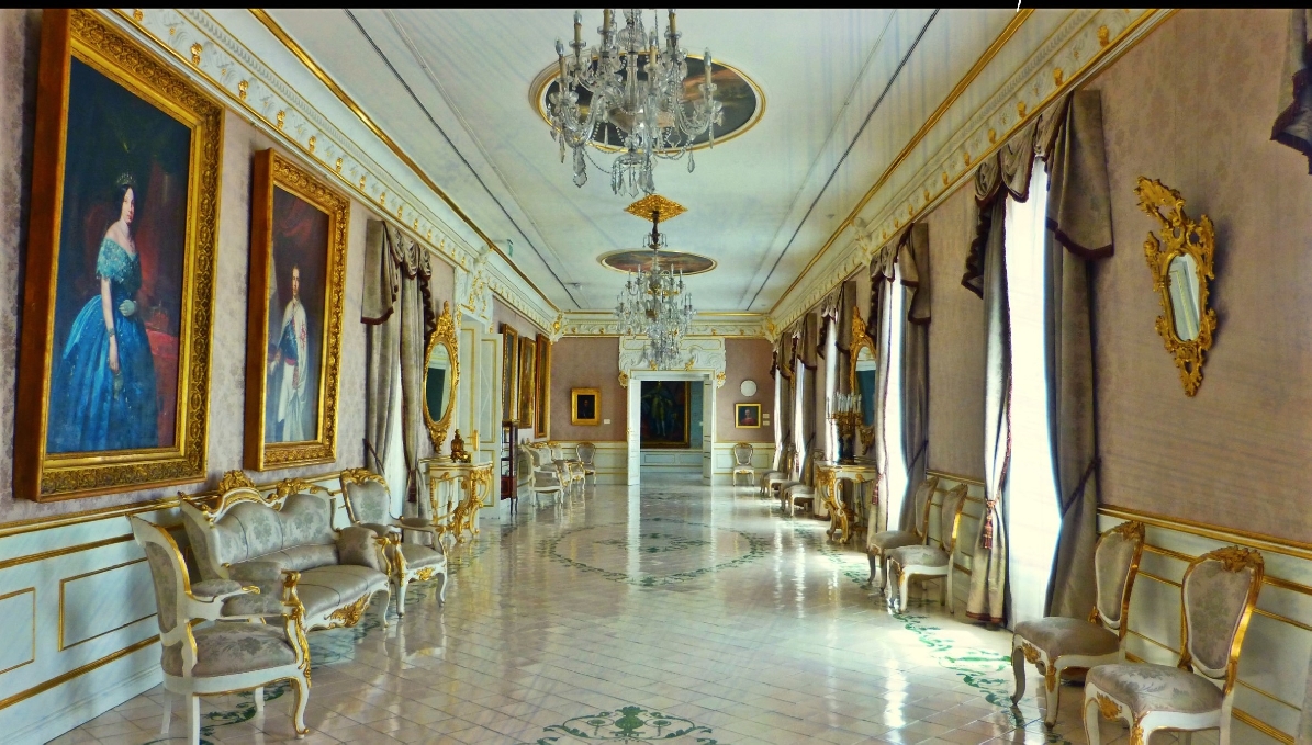 КОРОЛЕВСКИЕ ДВОРЦЫ ВАЛЕНСИИ. ИСПАНСКИЕ БУРБОНЫ: СЕМЕЙНЫЙ ПОРТРЕТ В ИНТЕРЬЕРЕ.