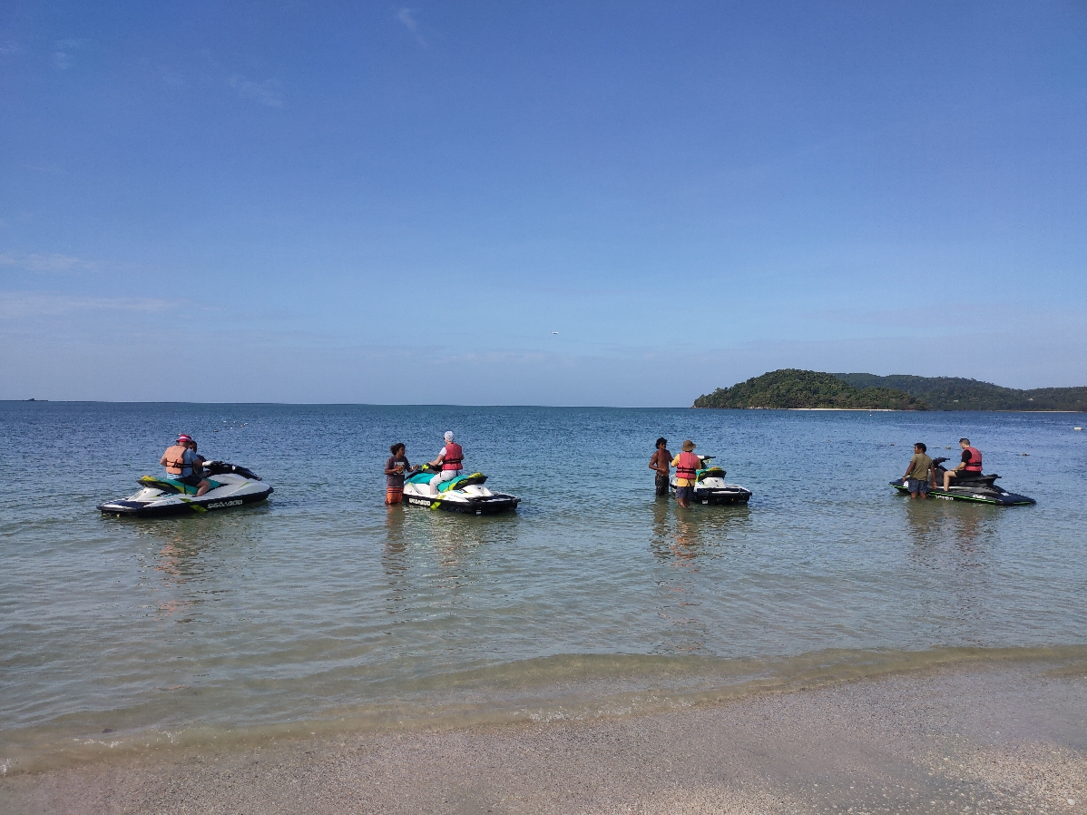 Экскурсия по южным островам архипелага на водных мотоциклах+озеро