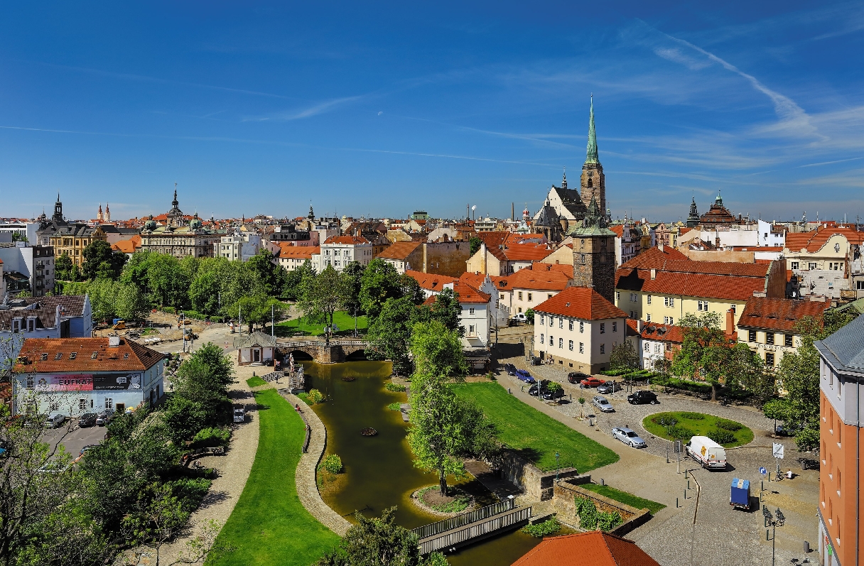 Европа стоит. Пльзень Чехия. Город Plzen Чехия. Город Пльзень Чехия достопримечательности. Город Пльзень Чехия фото.