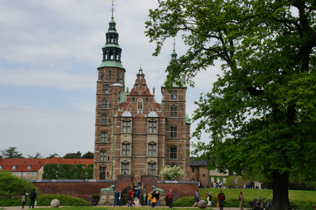 Экскурсия во дворец Розенборг и в королевскую сокровищницу