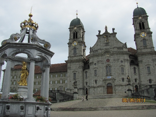 Экскурсия из Цюриха в монастырь Айнзидельн