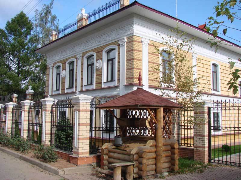 Экскурсия в историко-культурный комплекс с.Вятское на транспорте 