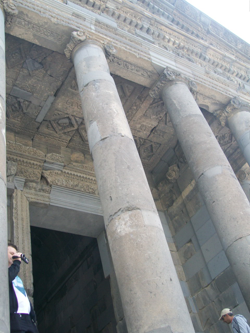 Ущелья и века...