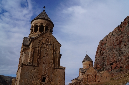 Царская тюрьма, древний монастырь, красное ущелье 